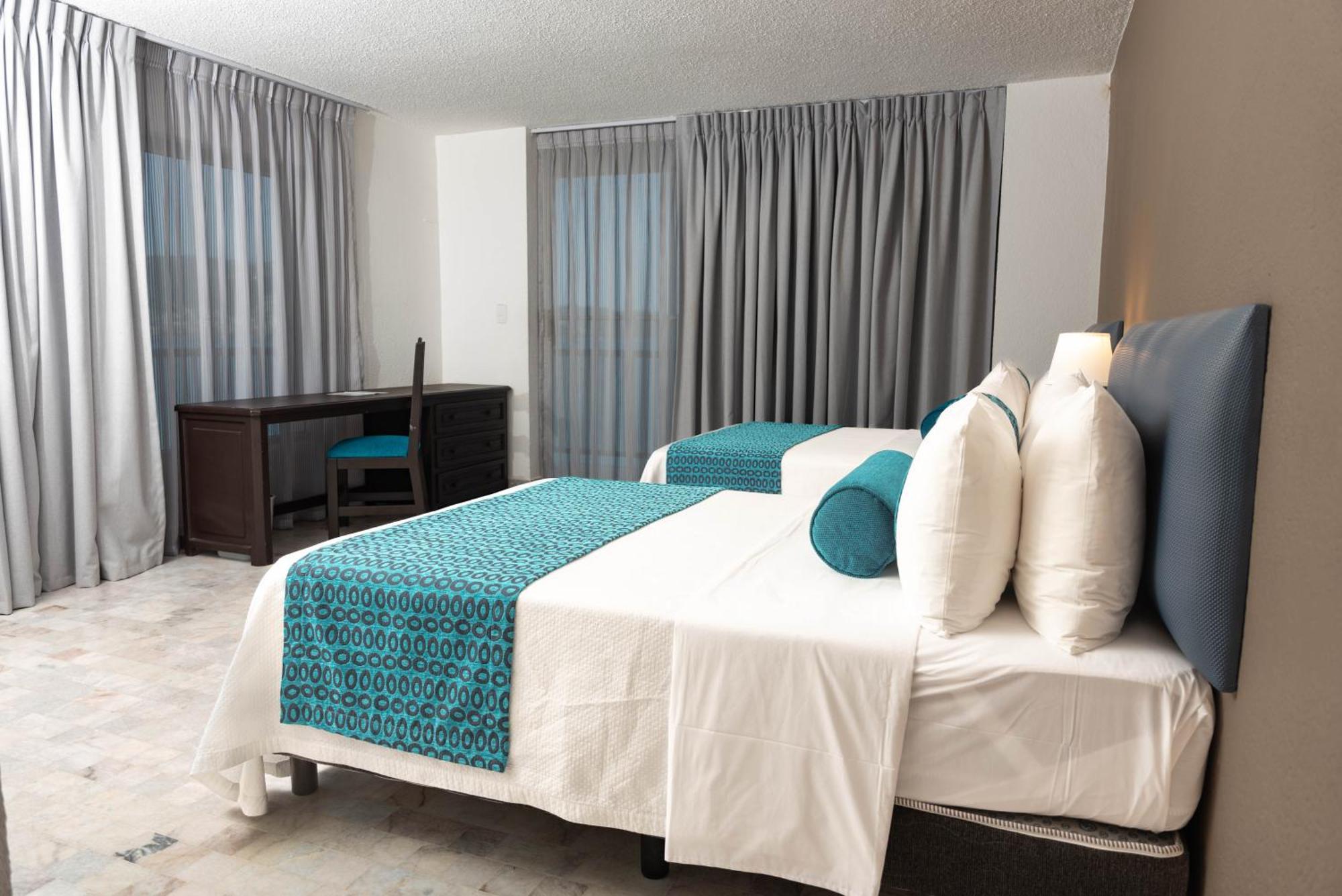 Ritz Acapulco All Inclusive Экстерьер фото A bedroom at the hotel