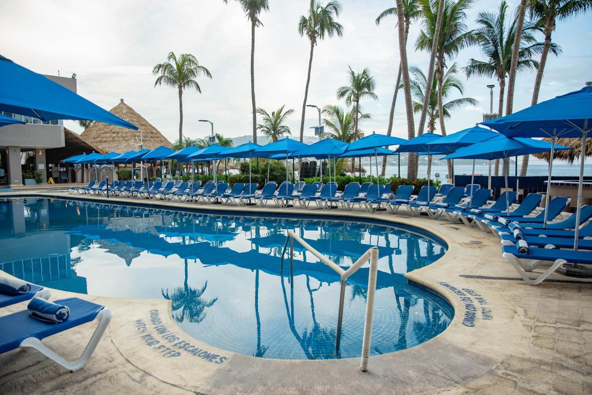 Ritz Acapulco All Inclusive Экстерьер фото Pool at the Hilton San Diego Bay