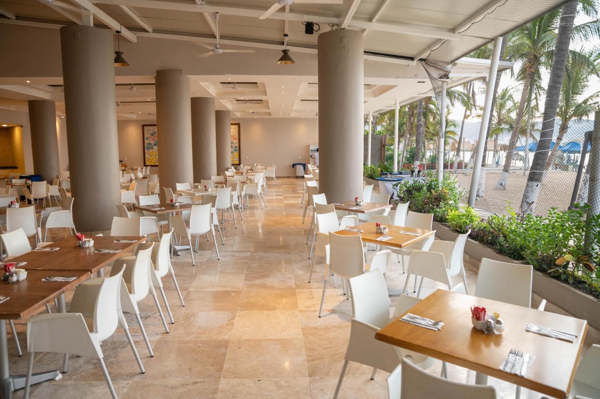 Ritz Acapulco All Inclusive Экстерьер фото The Beach Club