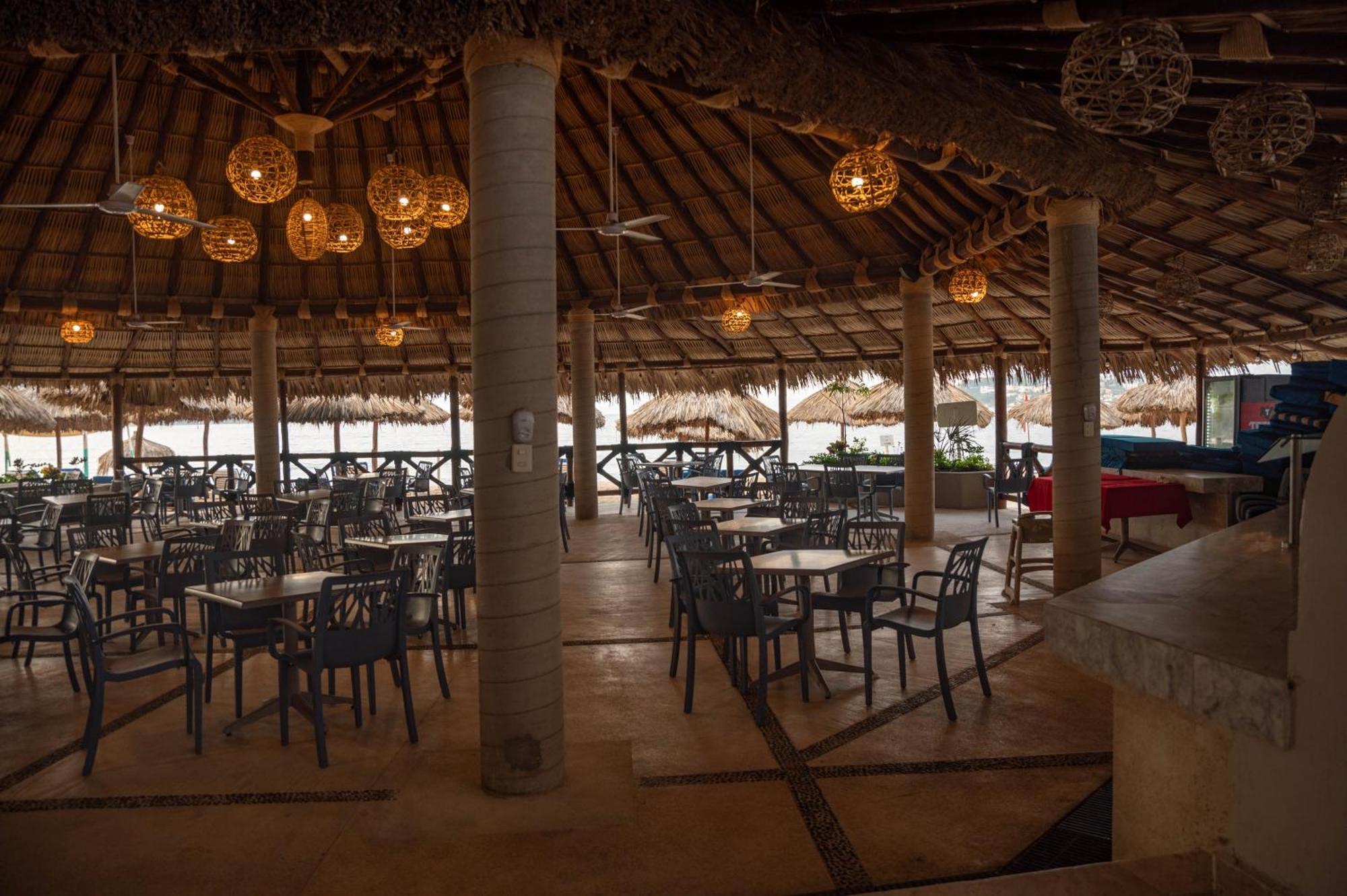 Ritz Acapulco All Inclusive Экстерьер фото The interior of the restaurant