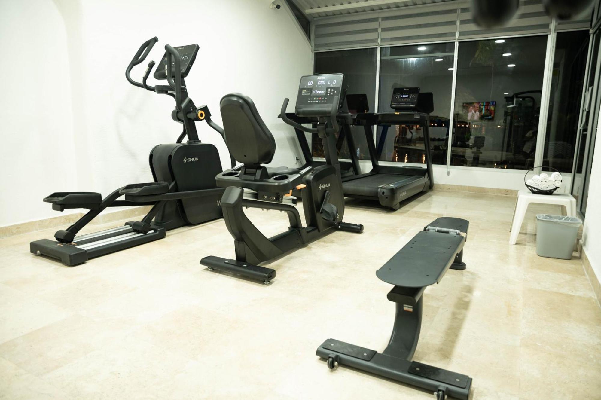 Ritz Acapulco All Inclusive Экстерьер фото Elliptical trainer
