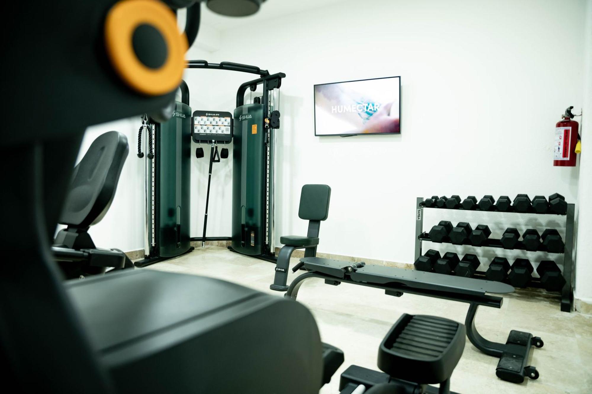 Ritz Acapulco All Inclusive Экстерьер фото The gym at the hotel