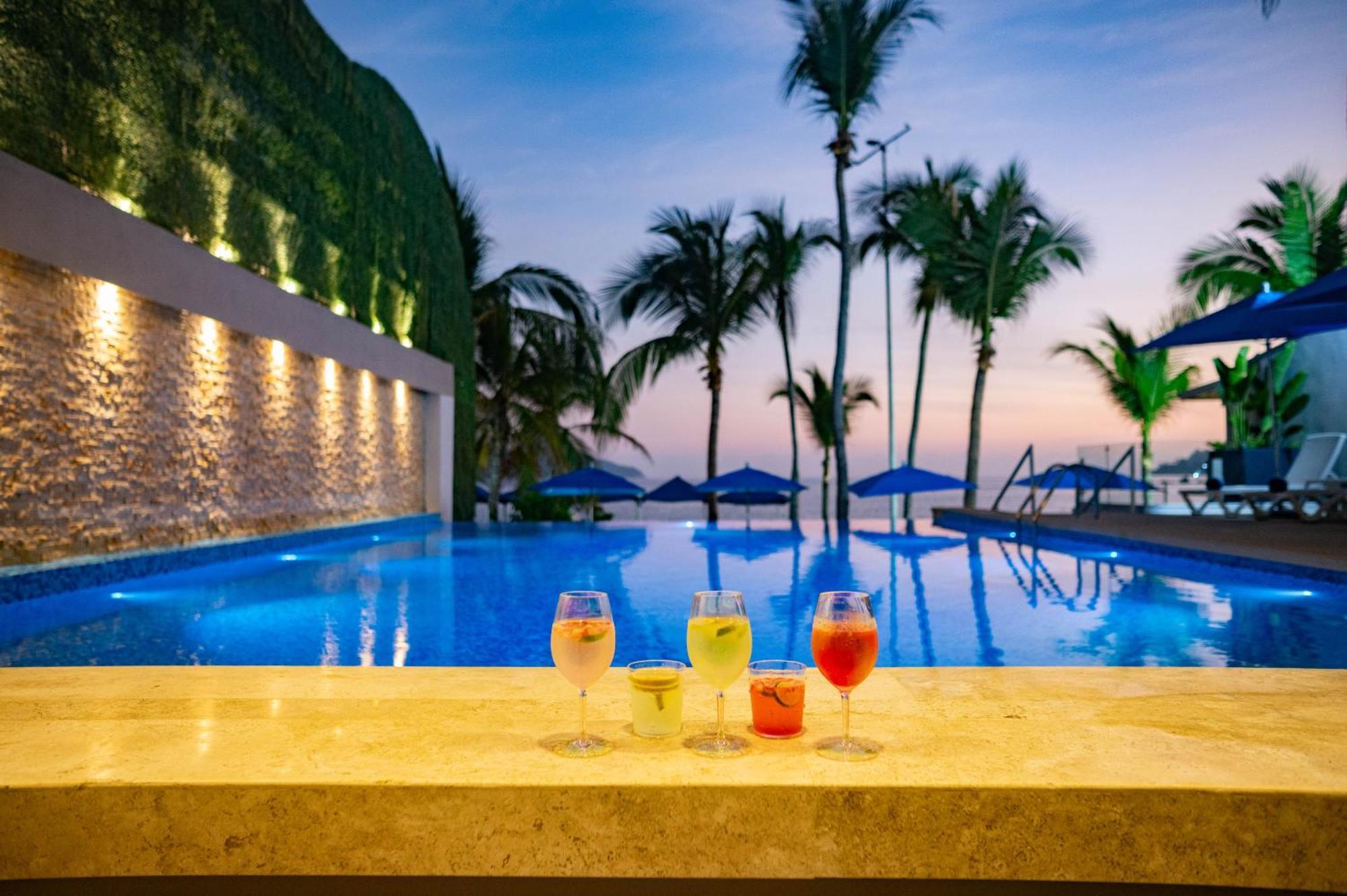 Ritz Acapulco All Inclusive Экстерьер фото Infinity pool at the hotel