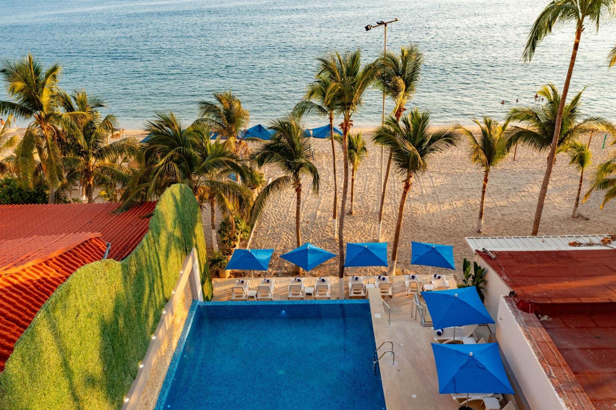 Ritz Acapulco All Inclusive Экстерьер фото View of the beach from the hotel